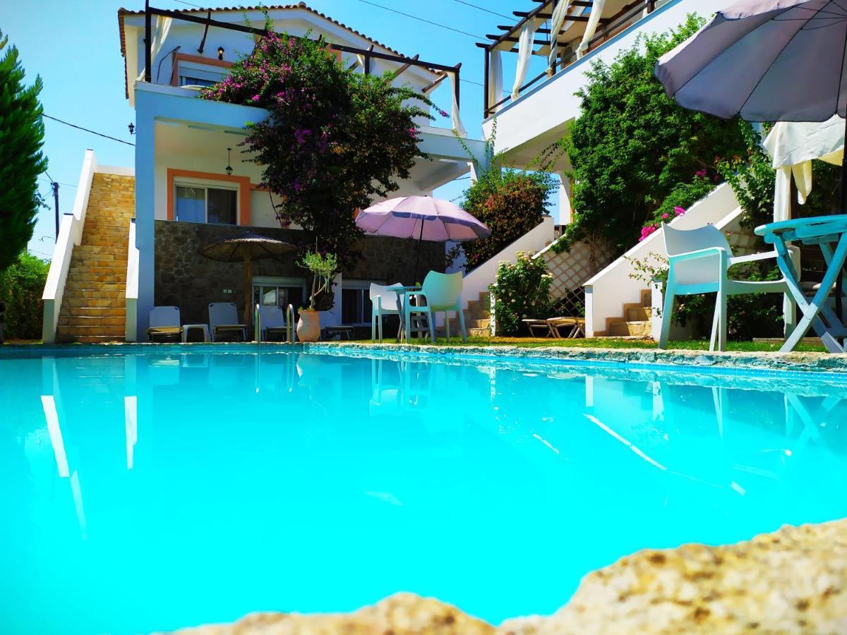 Kokkónion Irene'S Maisonette At Rafaella Resort מראה חיצוני תמונה