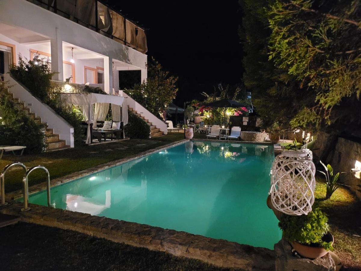 Kokkónion Irene'S Maisonette At Rafaella Resort מראה חיצוני תמונה