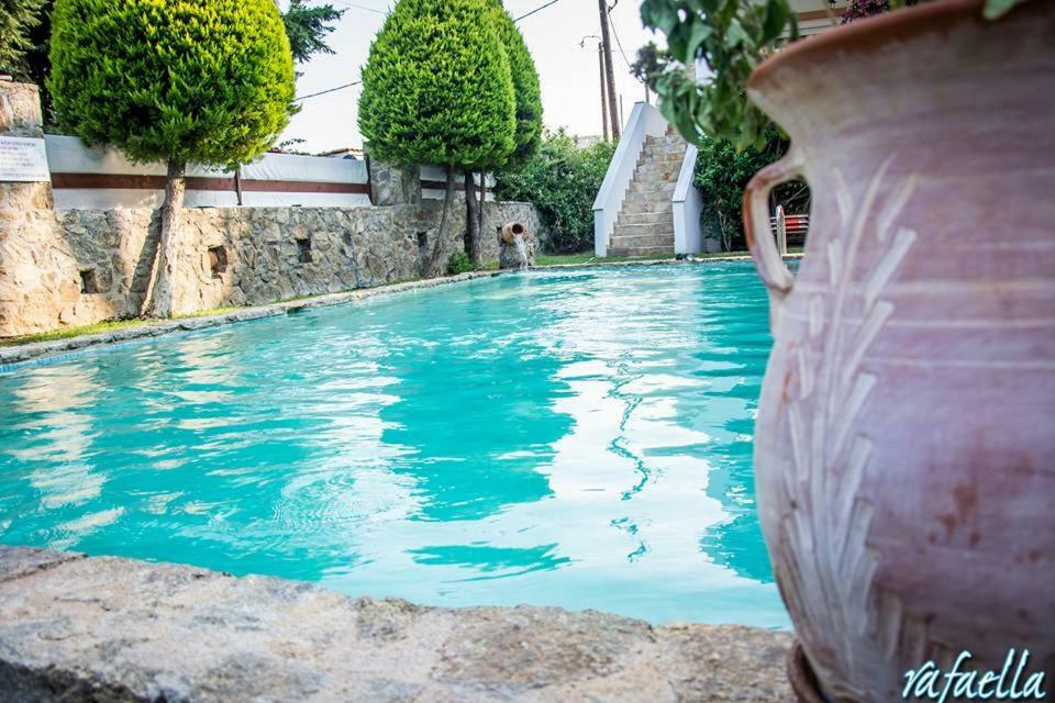 Kokkónion Irene'S Maisonette At Rafaella Resort מראה חיצוני תמונה
